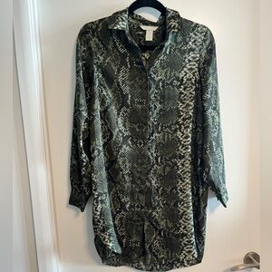 Long sleeve green dress